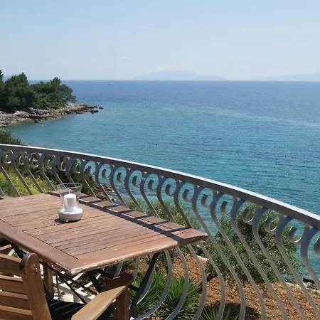 Zavala 553d * Jelsa (Hvar)